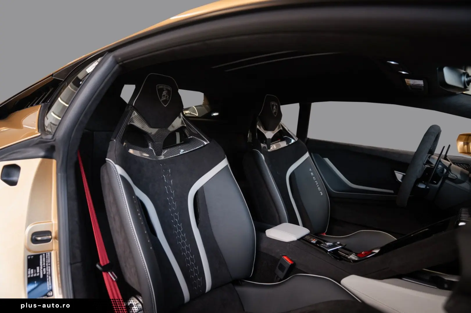 LAMBORGHINI Huracán Tecnica   Oro Elios   Carbon Trunk