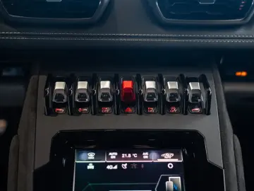 LAMBORGHINI Huracán Tecnica   Oro Elios   Carbon Trunk