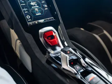 LAMBORGHINI Huracán Tecnica   Oro Elios   Carbon Trunk