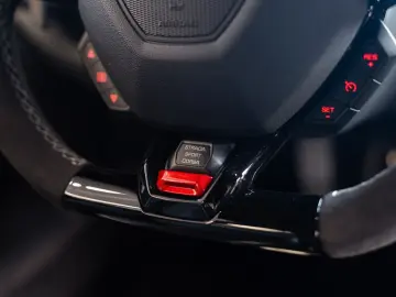 LAMBORGHINI Huracán Tecnica   Oro Elios   Carbon Trunk