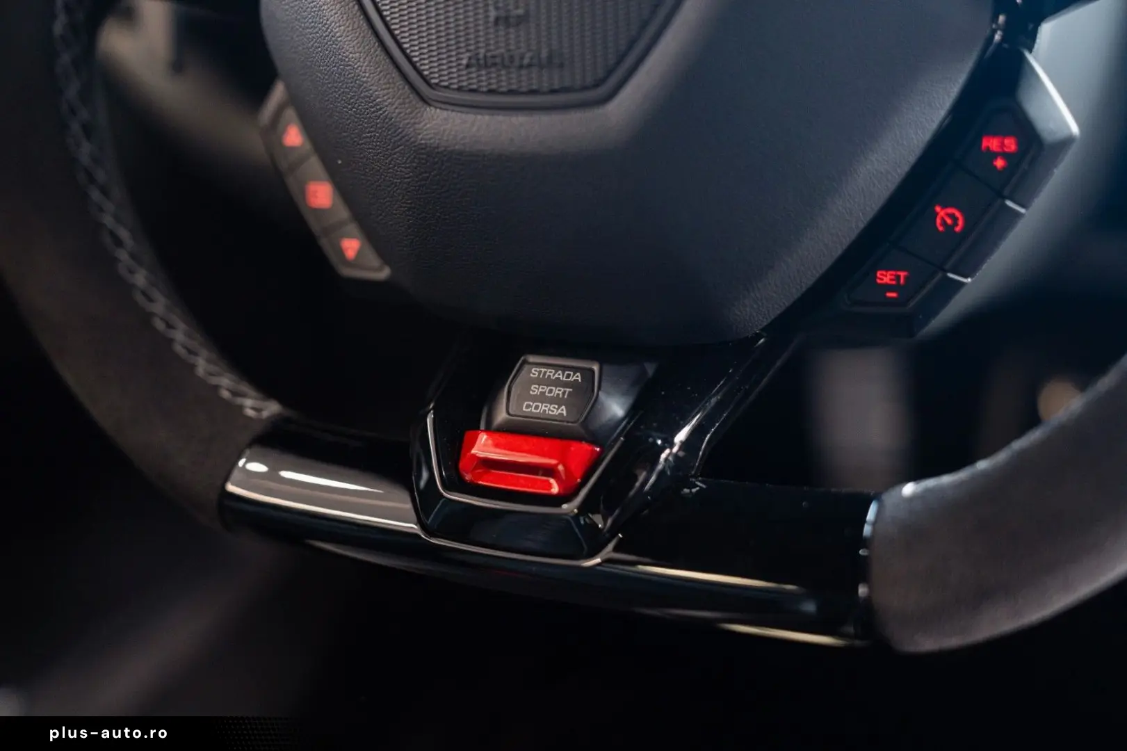 LAMBORGHINI Huracán Tecnica   Oro Elios   Carbon Trunk