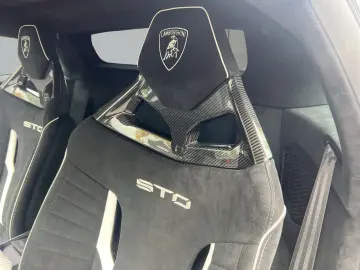 LAMBORGHINI HURACAN STO  CARBON LIFTING-SYSTEM KAMERA  Navi