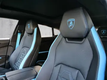 LAMBORGHINI Urus SE Blu Cepheus  Pano  Ad Personam Colour