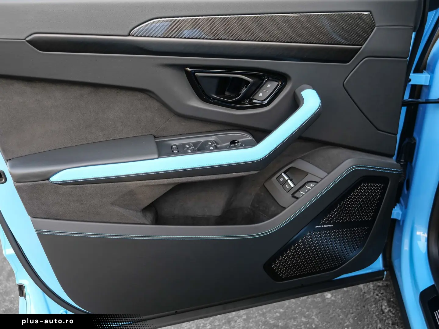 LAMBORGHINI Urus SE Blu Cepheus  Pano  Ad Personam Colour