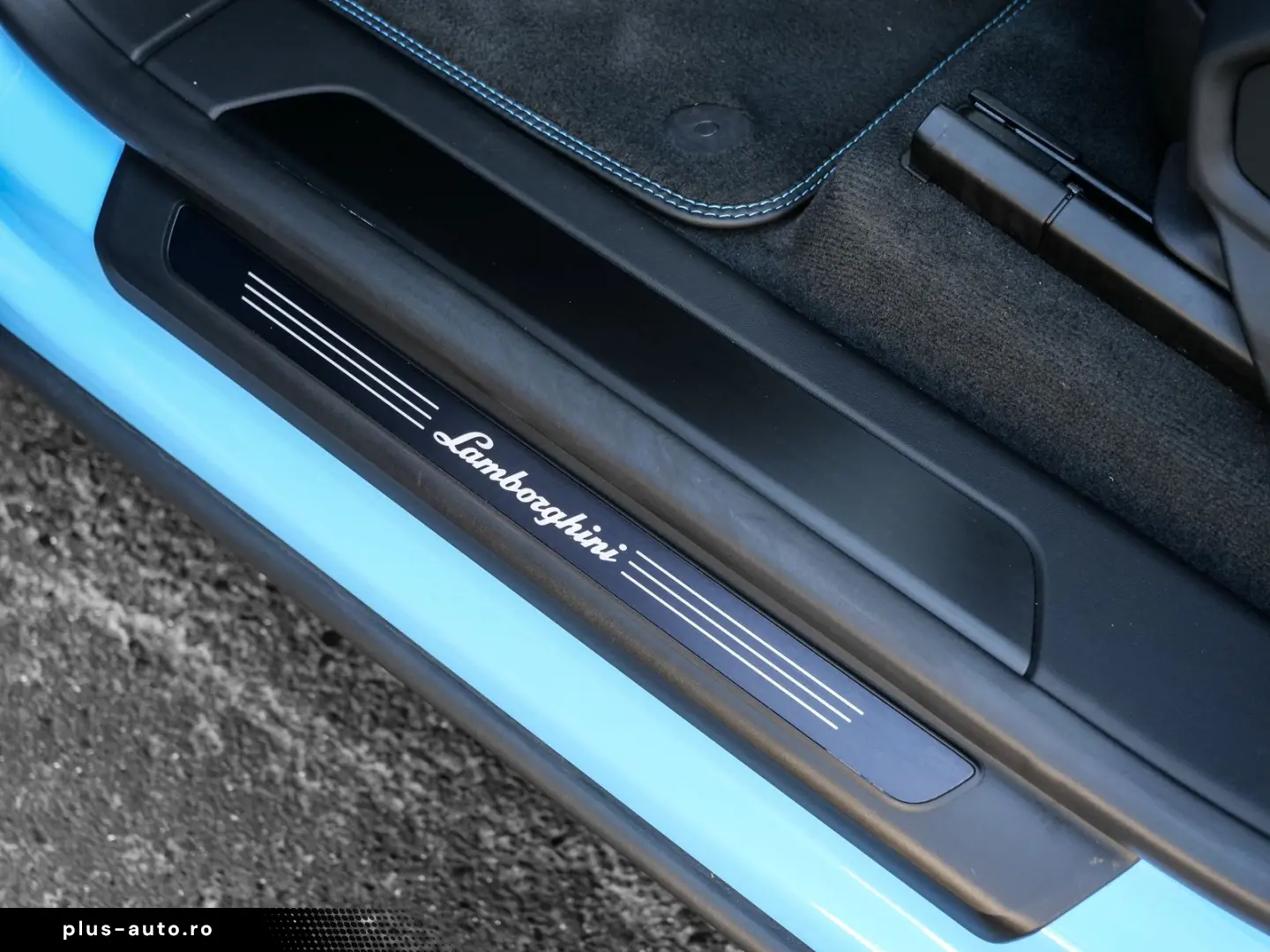 LAMBORGHINI Urus SE Blu Cepheus  Pano  Ad Personam Colour