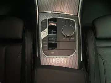 BMW 320 d xDrive Limousine M Sport Navi