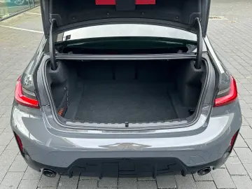 BMW 320 d xDrive Lim. M Sport   19    Kamera