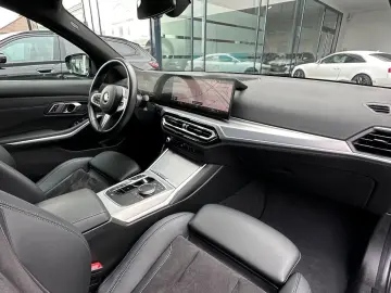 BMW 320 d xDrive Lim. M Sport   19    Kamera