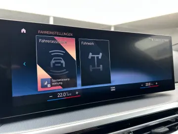 BMW 320 d xDrive Lim. M Sport   19    Kamera