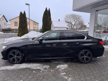 BMW 320d Limousine M-Sport xDrive KAMERA HEADUP