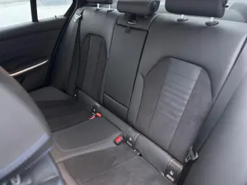 BMW 320d Limousine M-Sport xDrive KAMERA HEADUP