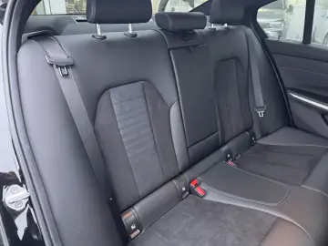 BMW 320d Limousine M-Sport xDrive KAMERA HEADUP