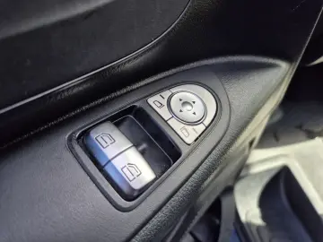 Mercedes-Benz Vito Lung 114 CDI 136CP RWD 9AT Base