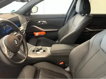 BMW 320 d xDrive M Sport 360 DrivingProf 19  HeadUp