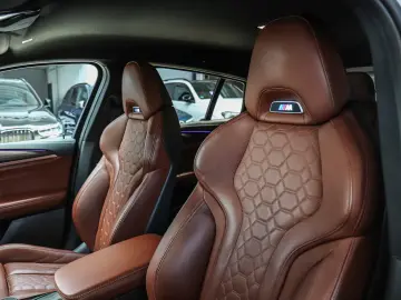 BMW X4 M HARMAN KAMERA360 HUD ANHÄNGER SITZBELÜFTUNG