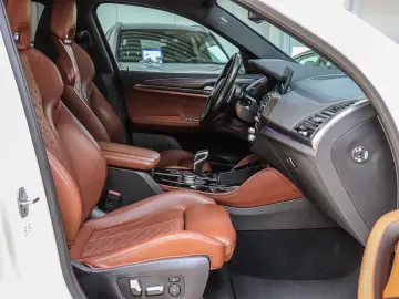 BMW X4 M HARMAN KAMERA360 HUD ANHÄNGER SITZBELÜFTUNG