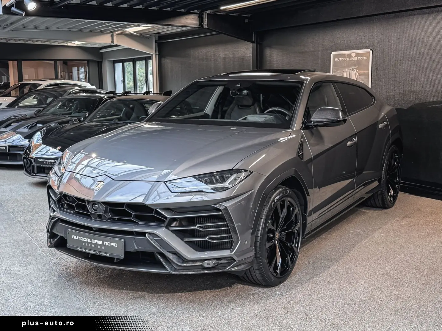 LAMBORGHINI Urus Cabon RearSeat B&O
