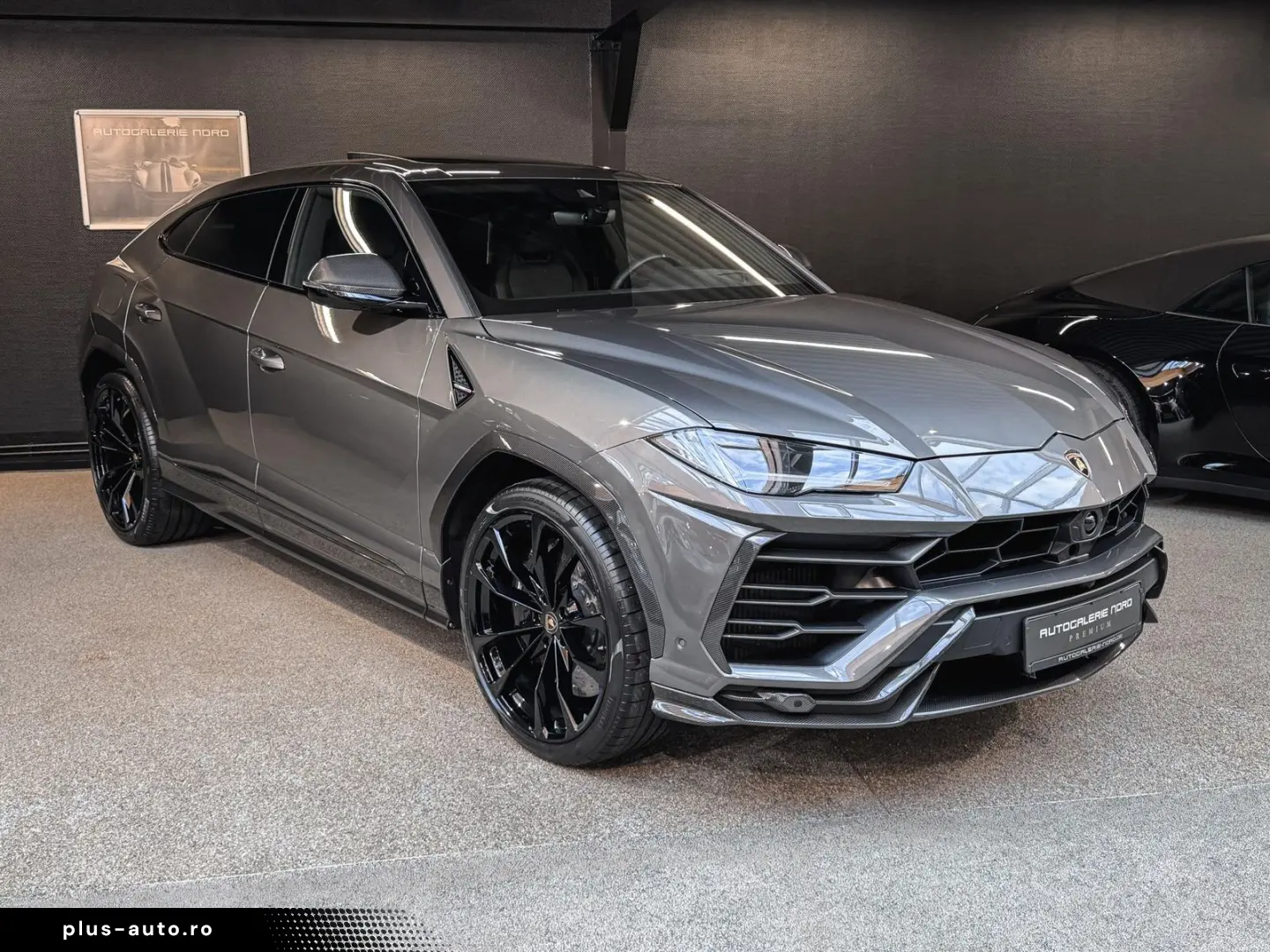 LAMBORGHINI Urus Cabon RearSeat B&O