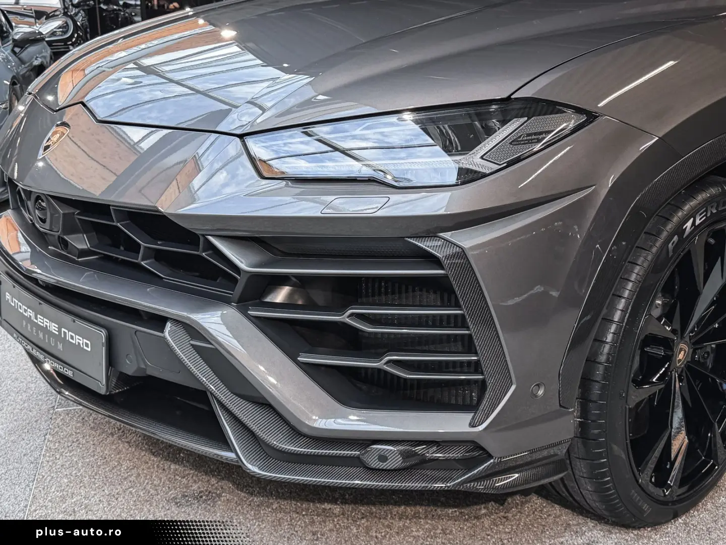 LAMBORGHINI Urus Cabon RearSeat B&O