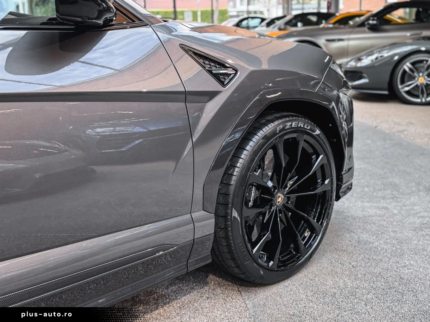 LAMBORGHINI Urus Cabon RearSeat B&O