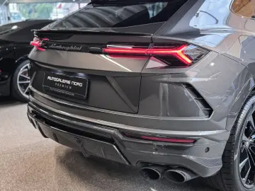 LAMBORGHINI Urus Cabon RearSeat B&O