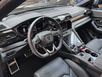 LAMBORGHINI Urus Cabon RearSeat B&O