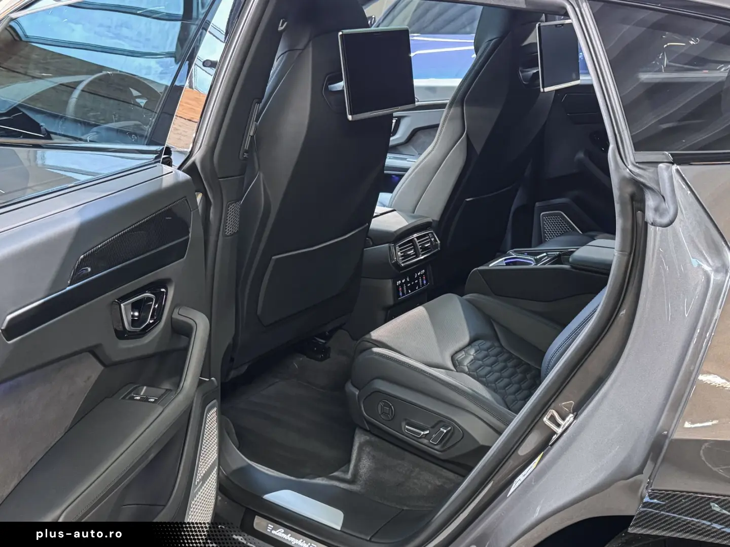 LAMBORGHINI Urus Cabon RearSeat B&O