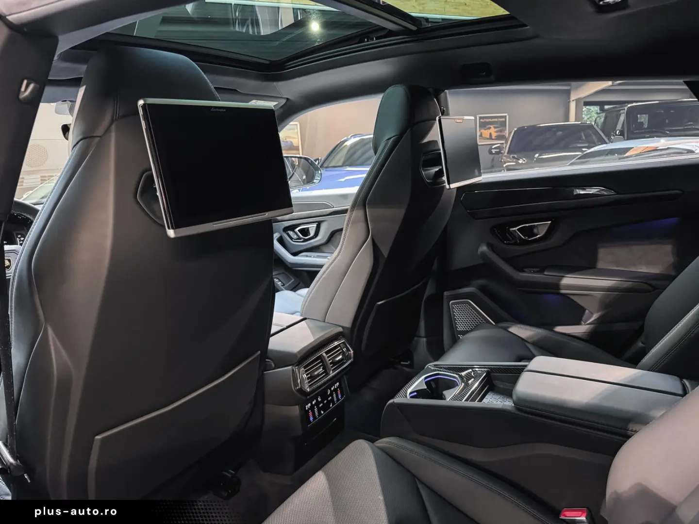 LAMBORGHINI Urus Cabon RearSeat B&O