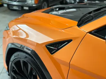 LAMBORGHINI Urus NOVITEC