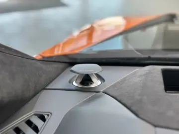 LAMBORGHINI Urus NOVITEC