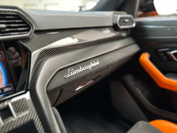 LAMBORGHINI Urus NOVITEC
