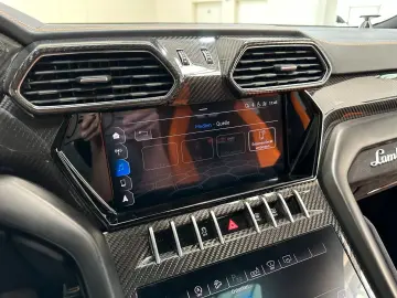 LAMBORGHINI Urus NOVITEC