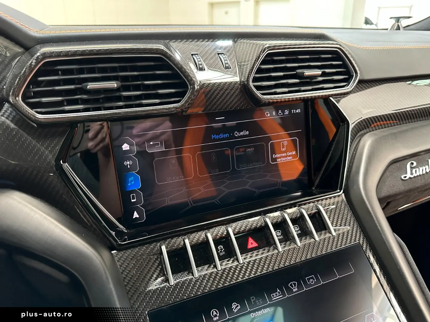 LAMBORGHINI Urus NOVITEC