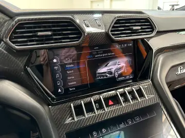 LAMBORGHINI Urus NOVITEC