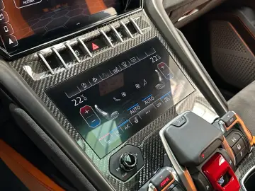 LAMBORGHINI Urus NOVITEC