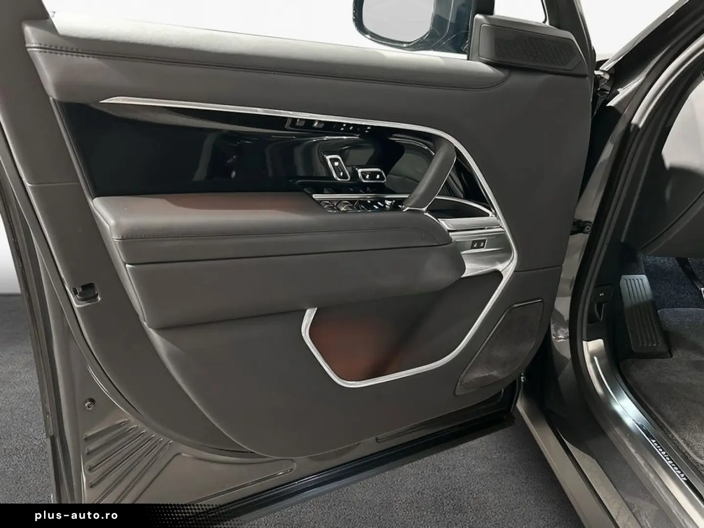 LAND ROVER Range Rover P530 Autobiography