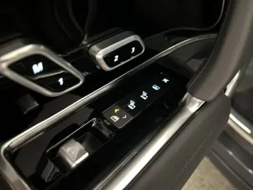 LAND ROVER Range Rover P530 Autobiography