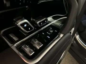 LAND ROVER Range Rover P530 Autobiography