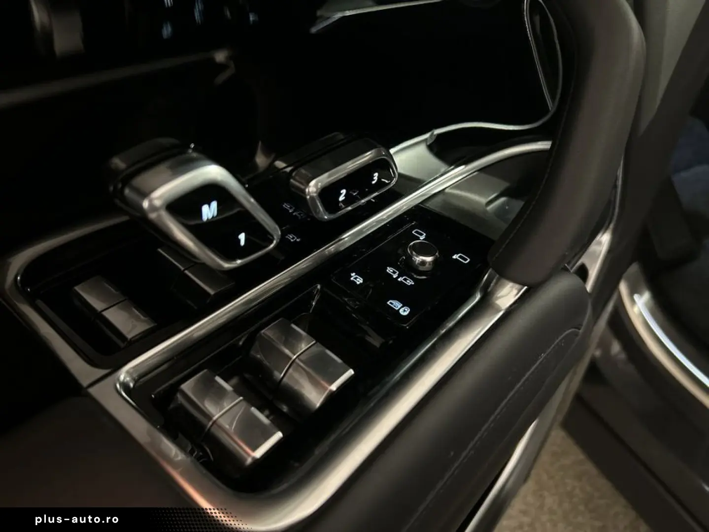 LAND ROVER Range Rover P530 Autobiography