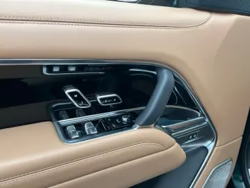 LAND ROVER Range Rover P530 Autobiography