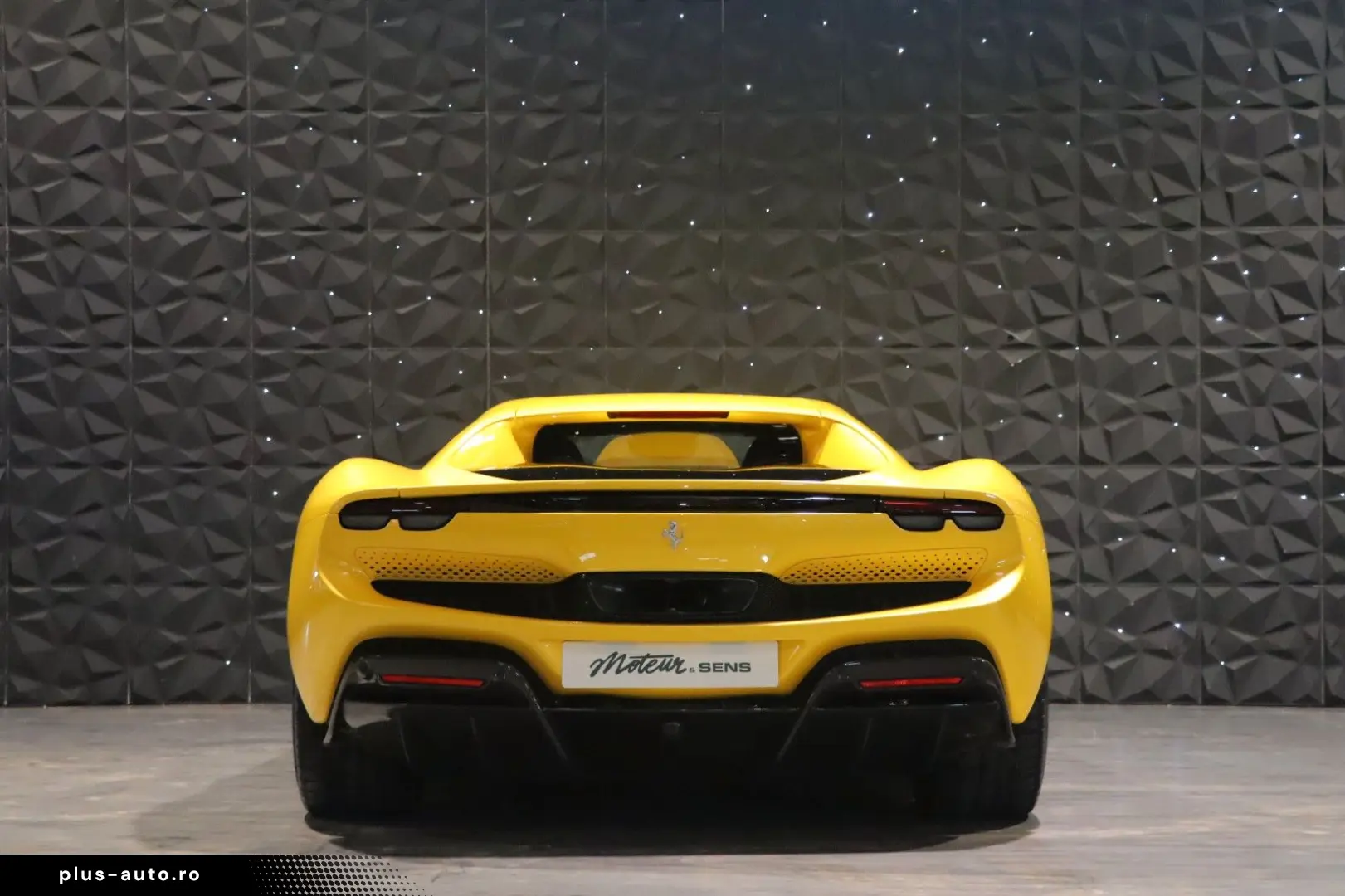 FERRARI 296 GTB - Giallo Triplo Strato - Carplay - JBL