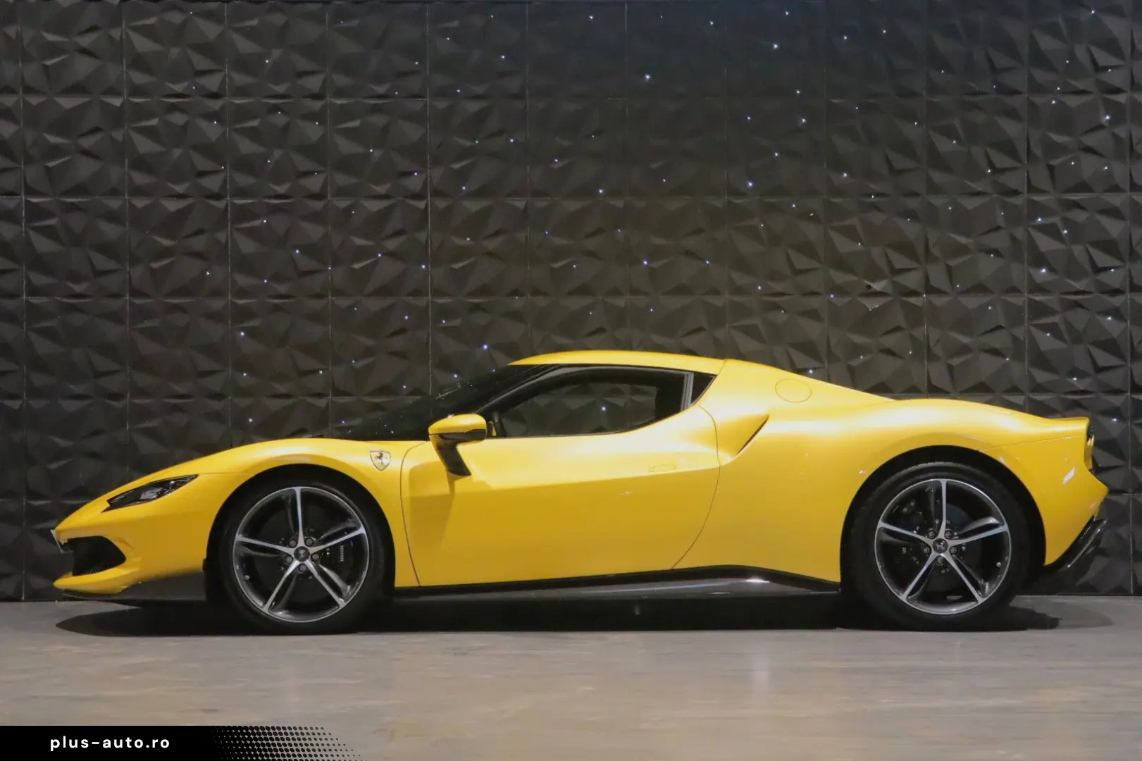 FERRARI 296 GTB - Giallo Triplo Strato - Carplay - JBL