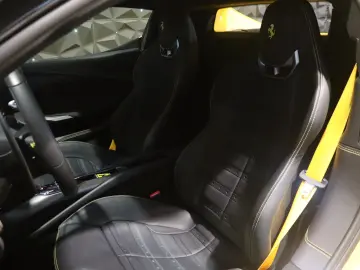 FERRARI 296 GTB - Giallo Triplo Strato - Carplay - JBL