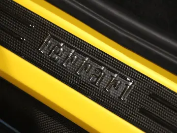 FERRARI 296 GTB - Giallo Triplo Strato - Carplay - JBL
