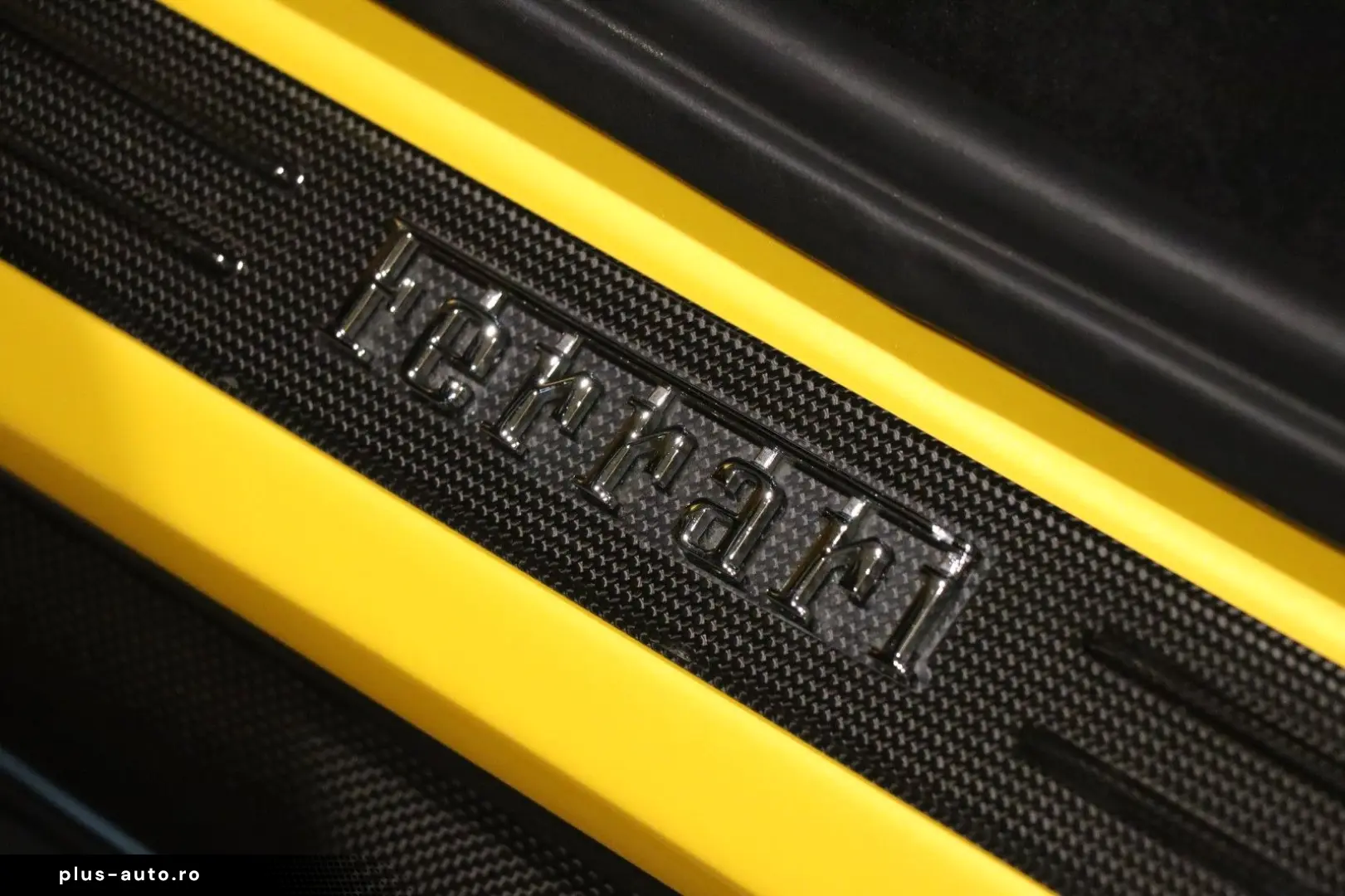 FERRARI 296 GTB - Giallo Triplo Strato - Carplay - JBL