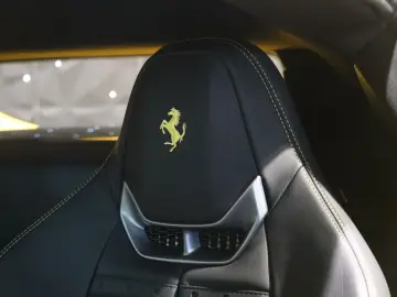 FERRARI 296 GTB - Giallo Triplo Strato - Carplay - JBL