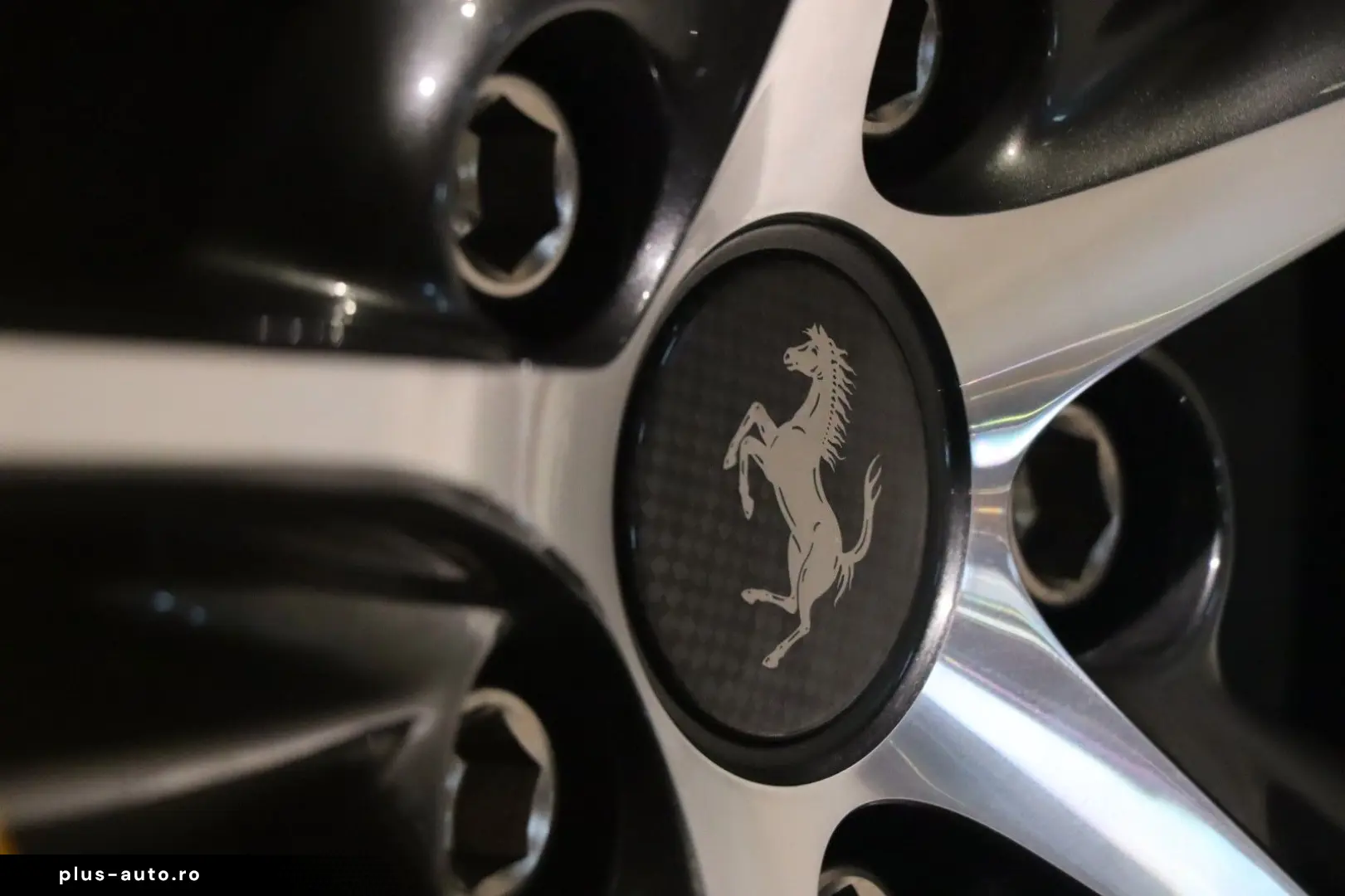 FERRARI 296 GTB - Giallo Triplo Strato - Carplay - JBL