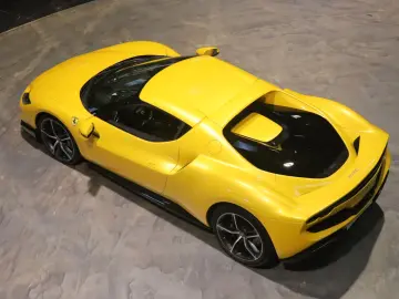 FERRARI 296 GTB - Giallo Triplo Strato - Carplay - JBL