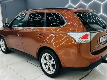 MITSUBISHI OUTLANDER 2013 2.2D E5 Garantie 12 Luni Rate Avan