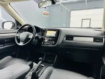 MITSUBISHI OUTLANDER 2013 2.2D E5 Garantie 12 Luni Rate Avan